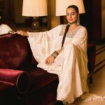 Sonakshi Sinha Instagram - Eid ka chand 🌙✨ #HeeramandiOnNetflix #may1st