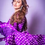 Sonakshi Sinha Instagram - Cant stop smiling with all the 💜 coming in for #TilasmiBahein… grateful 🙏🏼 #Heeramandi #HeeramandiOnNetflix