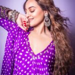 Sonakshi Sinha Instagram - Cant stop smiling with all the 💜 coming in for #TilasmiBahein… grateful 🙏🏼 #Heeramandi #HeeramandiOnNetflix