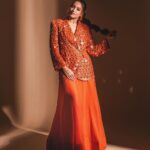 Sonakshi Sinha Instagram - Orange you glad to know that #HeeraMandi is releasing on 1st May on @netflix_in ?!? Tudum 🎶