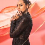 Sonakshi Sinha Instagram - Kaala jaadu hai Fareedan 🏴‍☠️ #HeeraMandiOnNetflix #ComingSoon