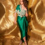 Sonakshi Sinha Instagram - If the phrase “Green with Envy” had a face… it would be Fareedan 🐍 #HeeraMandipromotions #HeeraMandionNetflix