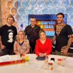 Sonia Abrão Instagram - A TARDE É SUA: Nossa RODA DA FOFOCA SOBRE O BBB24 contou com um convidado muito especial na sexta, o jornalista, influencer e autor, @oadalbertoneto, à minha direita na foto!!! Com suas opiniões claras e inteligentes, ele arrasou no papo com nosso time! Né, @alessandrolobianco, @vladimiralves, @marciapiovesan_ ? Adoramos!!! 👏👏👏👏👏🥰