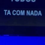 Sonia Abrão Instagram - BBB24 “TÁ COM NADA” ATIVADO! A SIRENE TOCOU! 🚨🚨🚨 CULPA DA FERNANDA que perdeu 50 estalecas por entrar com bebida na casa, atingindo o limite máximo permitido de multas para todos! Resultado: toda a comida e cigarro foram retirados e as prateleiras estão vazias! Daqui pra frente, só arroz, feijão e goiabada! Até que não vai ser tãooooo ruim assim, né? Gosto de tudo que tem nesse cardápio! 😋😂 (Vídeo: @bbb) #SoniaAbrao #ATardeESua #CALONE #DBIPro