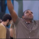Sonia Abrão Instagram - BBB24 FICOU QUEM TINHA QUE FICAR!!! 💪👏👏👏👏 Indo dormir feliz, 3…2…1…Valeu, DAVI! E que venham muitos salmos!!! 🙏❤️ Comento tudo amanhã (que já é hoje). 😘😴 (Vídeo: @globoplay) #SoniaAbrao #ATardeESua #CALONE #DBIPro