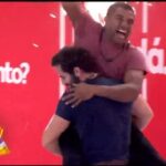 Sonia Abrão Instagram – BBB24 O GÊNIO DA LÂMPADA ATENDEU MEUS 3 PEDIDOS: DAVI LÍDER, GIOVANNA FORA E BUDA NO PAREDÃO!!! 🧞‍♂️ Bora dormir feliz!!! 😂😴😘(Vídeo: @globoplay)