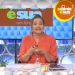 Sonia Abrão Instagram - BBB24 Quando Yasmin e Fernanda descobrirem que Rodriguinho mentiu pra elas o tempo todo, vai explodir a 3ª guerra mundial naquela casa! 💣 Preparados para o Apocalipse, @vladimiralves, @alessandrolobianco e @aarontura??? 🤦🏻‍♀️😂 (Vídeo: @redetv) #SoniaAbrao #ATardeESua #CALONE #DBIpro