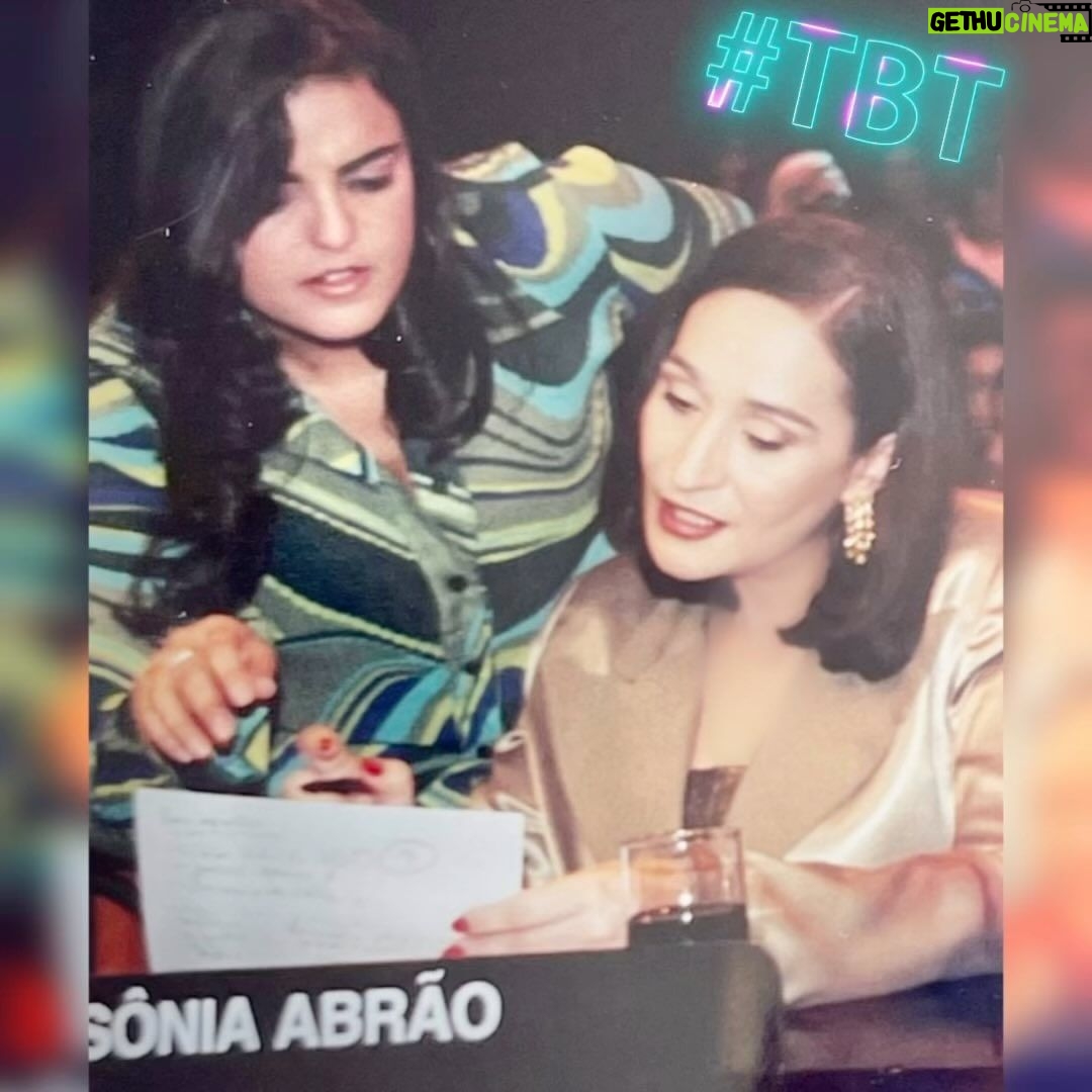 Sonia Abrão Instagram - #tbt TROFÉU IMPRENSA: no júri, conferindo com a querida @fabiolareipert, a lista dos melhores do ano de 2000, na eleição realizada em 2001! ❤️