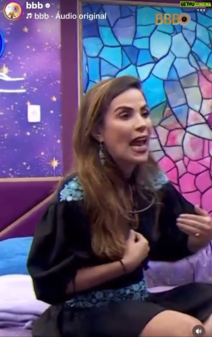 Sonia Abrão Instagram - BBB24: DEPOIS DO BIGFONE, OUTRA BRIGA FEIA DE YASMIN COM VANESSA!!! E A MODELO VOLTOU A FICAR CONTRA DAVI PQ RECEBEU PULSEIRA VERMELHA! SE ESSA PULSEIRA FOR DO BEM, YASMIN VAI QUEBRAR A CARA, pq todo esse estresse terá sido desnecessário! 🤦🏻♀️ (Imagens: Rede Globo) #SoniaAbrao #ATardeESua #CALONE #DBIPro
