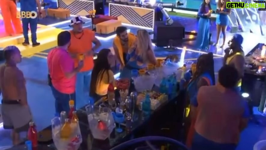 Sonia Abrão Instagram - BBB24: MC BIN EXPLICA A GÍRIA “CALABRESO” E DIZ QUE DAVI NÃO FOI OFENSIVO! MAS LUCAS INSISTE EM FERRAR O BROTHER! QUE COBRA, LUCAS VIROU NO REALITY! 🐍🐍🐍 (Imagens: Rede Globo/@Subcelebrities) #SoniaAbrao #ATardeESua #CALONE #DBIPro