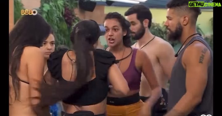 Sonia Abrão Instagram - BBB24: QUE TRETA É ESSA, BRASIL? GRITARIA E PALAVRÕES! FERNANDA DÁ SHOW DE BAIXARIA E ALANE SURTA!!! 😱🤦🏻♀️ (Imagens: Rede Globo) #SoniaAbrao #ATardeESua #CALONE #DBIPro ##