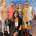 Sonia Abrão Instagram - HOJE, NOSSO ÚLTIMO PROGRAMA GRAVADO! FIM DE FÉRIAS! E FECHAMOS COM UM ENTREVISTÃO COM CHRIS PITANGUY, QUE ENTENDE TUDO DE MODA E BELEZA! Ela vai dar dicas quentíssimas para pele, cabelo, maquiagem - muitas que vcs podem fazer em casa mesmo - e, claro, sobre os looks de cada dia! Chris mostra que ser elegante não custa caro, tem é que ter bom gosto e isso tbm se aprende! Se liguem nesse papo da especialista fashion com o nosso time: @aarontura, @alessandrolobianco, @vladimiralves and me! rsrsrs ÀS 15:00 H, na REDE TV! 📺🥰 #SoniaAbrao #ATardeESua #CALONE #DBIPro