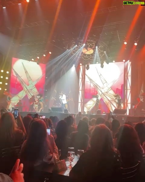 Sonia Abrão Instagram - LEONARDO ARRASOU NO SHOW EM SÃO PAULO! O ídolo sertanejo se apresentou no Espaço Unimed, simplesmente lotado! Merece, né? 👏👏👏👏👏 (Vídeos: @bellamorais) #SoniaAbrao #ATardeESua #CALONE #DBIPro