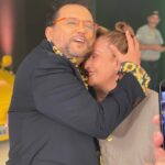 Sonia Abrão Instagram – Hoje dei uma escapada do meu estúdio e fui xeretar o trabalho do meu amigão, @geraldoluistv, no estúdio dele! 😄 E tava uma agitação danada! Só alegria! 🥰 Daqui a pouco, 22:40 h, ele estará no ar com o ULTRASHOW, o game onde grana é o que não falta e sobra animação! Direção geral @eliasdesouzaabrao! Na REDE TV! 📺👏👏👏👏