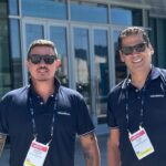Sonia Abrão Instagram – QUE DUPLA!!! @eliasdesouzaabrao, nosso diretor do A TARDE É SUA, e @mauriciocavazani, da @cavazpublicidade, no Las Vegas Convention Center, EUA, trabalhando muito na NAB (maior evento de tecnologia e broadcast do mundo), pra voltarem ao Brasil cheios de novidades! 📺👏👏👏👏👏👏👏👏👏