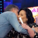 Sonia Abrão Instagram – TAPETE VERMELHO PARA LUCIANO HUCK! Linda a declaração de amor que fez para dona Déa Lúcia, no Domingão! O apresentador deu voz ao que o Brasil sente por ela! Dona Déa mora no  coração da gente e merece todo o respeito do mundo! E é por essas suas atitudes, em que dignidade e afeto andam juntos, que vc , Huck, tbm merece nossa declaração de amor! ❤️Esse TAPETE VERMELHO é todo seu! Sou só aplausos! 👏👏👏👏👏👏
