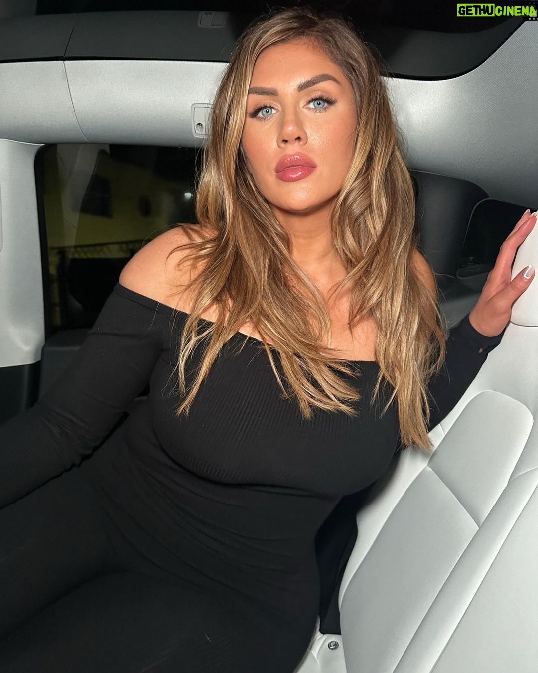 Sophie Hall Instagram - @FashionNova just hit us with an even BIGGER Cyber Monday SALE 🤯 & EVERYTHING 50-95% OFF! How is that possible?
