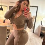Sophie Hall Instagram - What’s your fav thanksgiving food? @fashionnovacurve