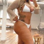 Sophie Hall Instagram - Would you watch me if I had my own show? Would you like to see more of my personality? Have you seen my lives before? 😋☺️🥰 Miami, Florida