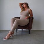 Sophie Hall Instagram - Hey Baby 🤍 @fashionnovacurve