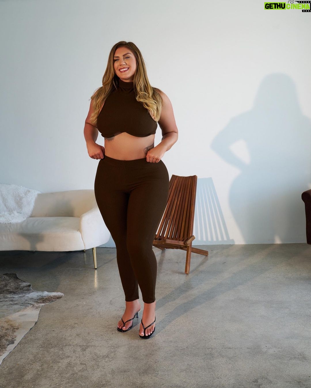 Sophie Hall Instagram - Fav 1-6? 🤎 @fashionnovacurve