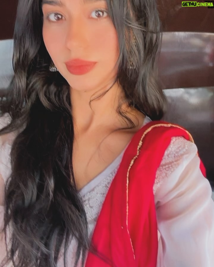 Soundarya Sharma Instagram - इस बार नये रंग दिखे 🥳 रंग बरसे on Later - Gram 🌈 बुरा ना मानो होली है 🤩❤️💚💛💜 वैसे सूट जचता है ना मुझपे 😎!? #Holi #colors #colorsofInstagram #SoundaryaSharma #holihai #festivals #indian #india #splash #trendingnow #instagood #gram