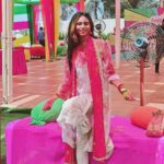 Soundarya Sharma Instagram - इस बार नये रंग दिखे 🥳 रंग बरसे on Later - Gram 🌈 बुरा ना मानो होली है 🤩❤️💚💛💜 वैसे सूट जचता है ना मुझपे 😎!? #Holi #colors #colorsofInstagram #SoundaryaSharma #holihai #festivals #indian #india #splash #trendingnow #instagood #gram