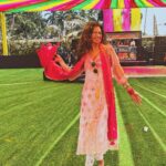 Soundarya Sharma Instagram - इस बार नये रंग दिखे 🥳 रंग बरसे on Later - Gram 🌈 बुरा ना मानो होली है 🤩❤️💚💛💜 वैसे सूट जचता है ना मुझपे 😎!? #Holi #colors #colorsofInstagram #SoundaryaSharma #holihai #festivals #indian #india #splash #trendingnow #instagood #gram