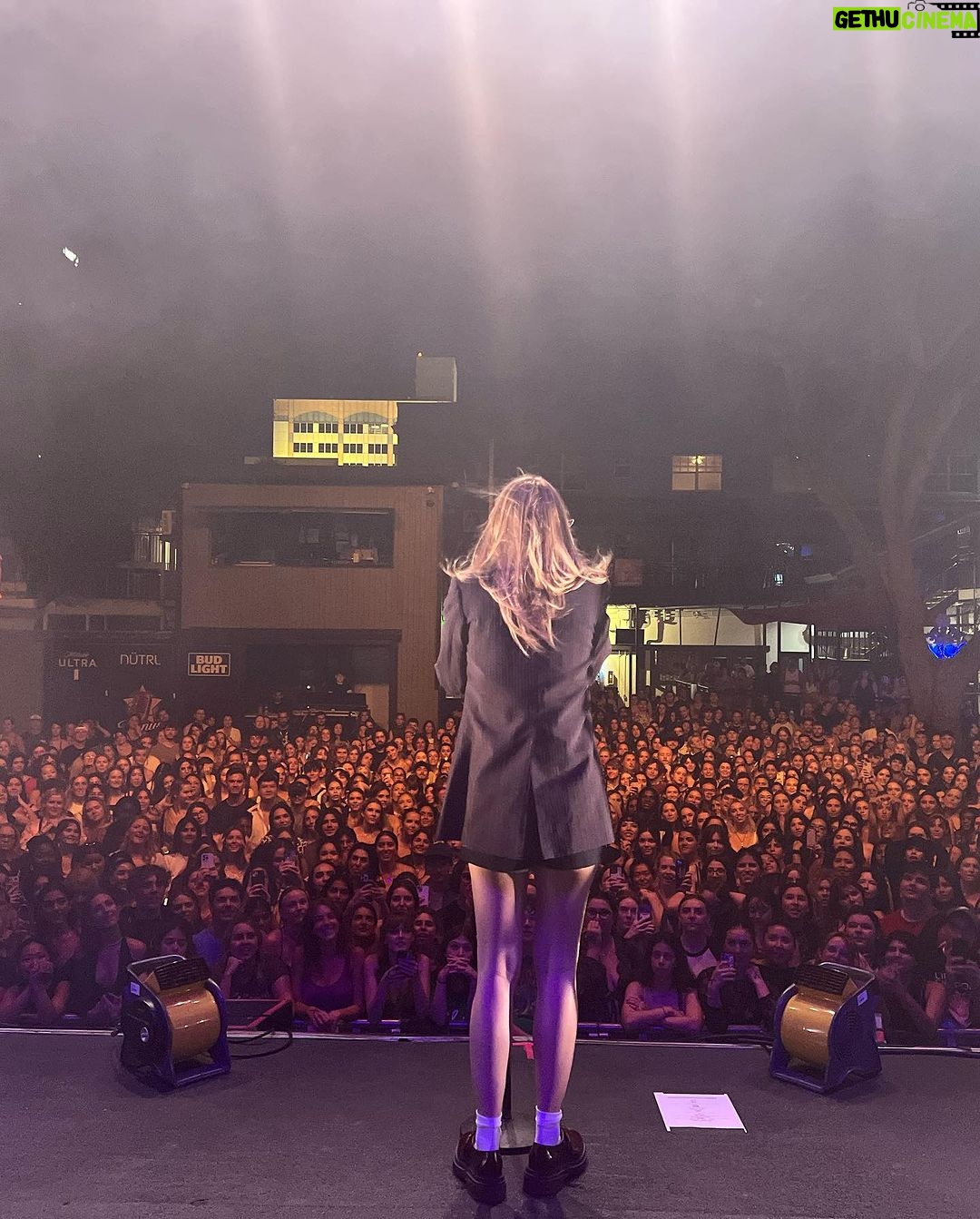 Suki Waterhouse Instagram - Having the best time touring cities I haven’t played in before! Floridians I LOVE you thank you for the most fun two shows this week. Can’t wait for Houston this Saturday! xx