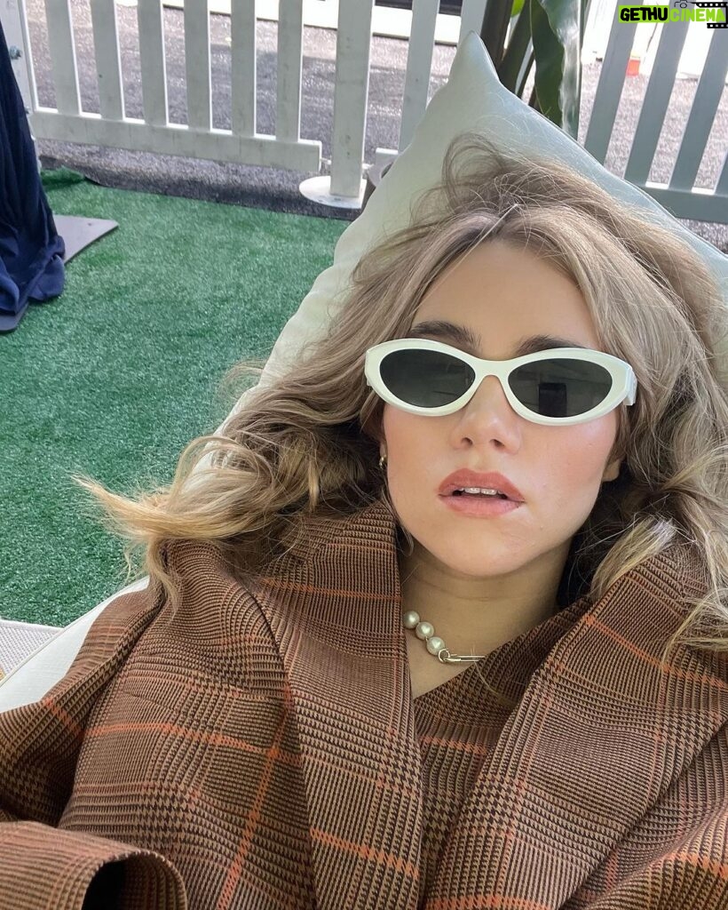 Suki Waterhouse Instagram - Having the best time touring cities I haven’t played in before! Floridians I LOVE you thank you for the most fun two shows this week. Can’t wait for Houston this Saturday! xx