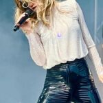 Suki Waterhouse Instagram - so happy to be back!!! @allthingsgo @theohanafest