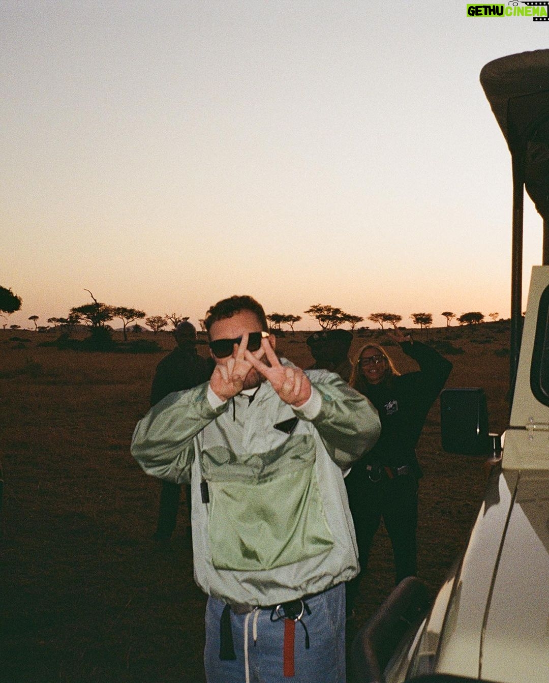 Suki Waterhouse Instagram - Serengeti ❤️