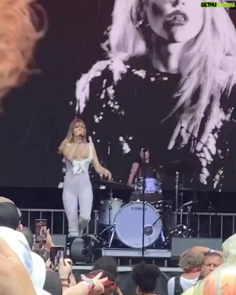 Suki Waterhouse Instagram - Lollapalooza! ❤️🩹