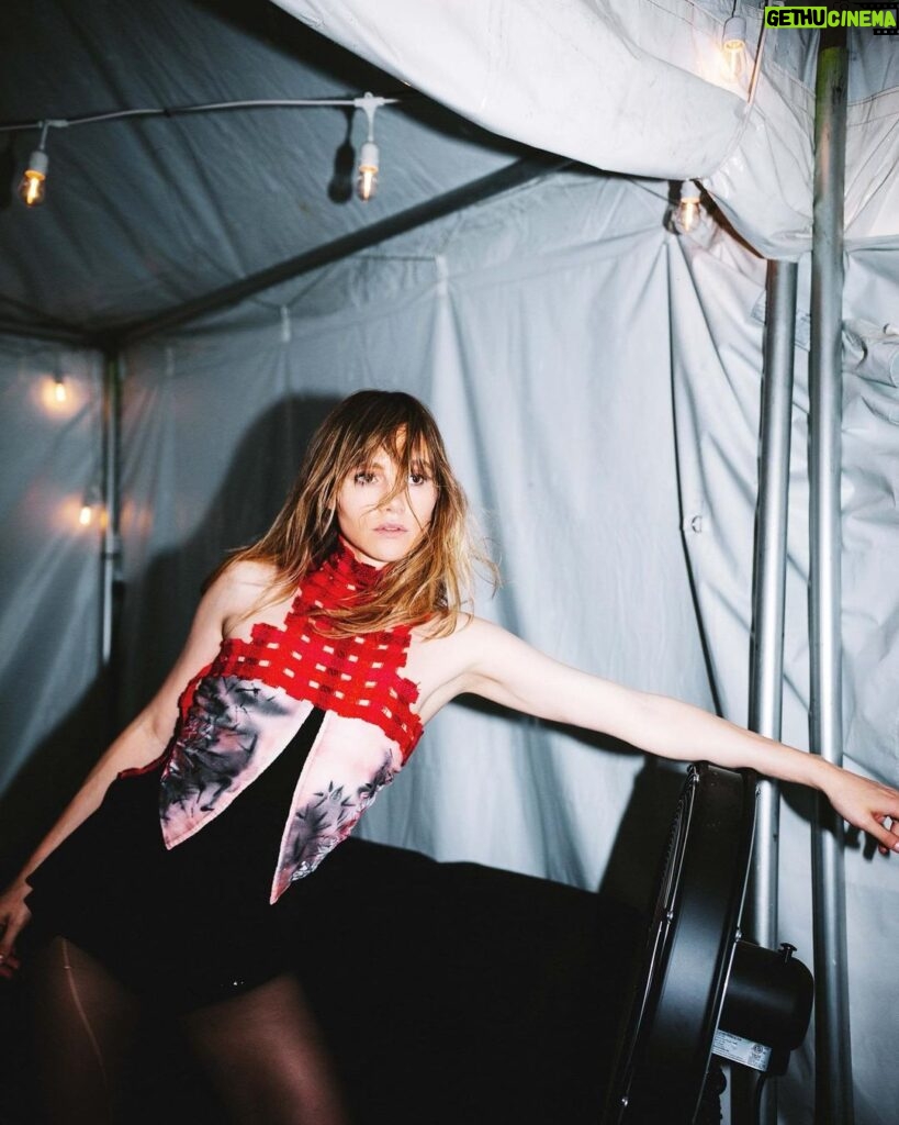 Suki Waterhouse Instagram - My first ROO! Thank you so much for being with me last night. So much love @bonnaroo ❤❤❤ photos: @dusana @worldfamousmuriel vids @worldfamousmuriel Bonaroo