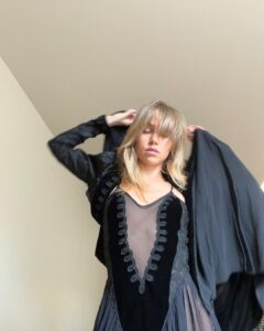 Suki Waterhouse Instagram -
