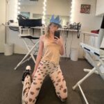 Suki Waterhouse Instagram - styled by closet cleanout ⭐️⭐️⭐️⭐️