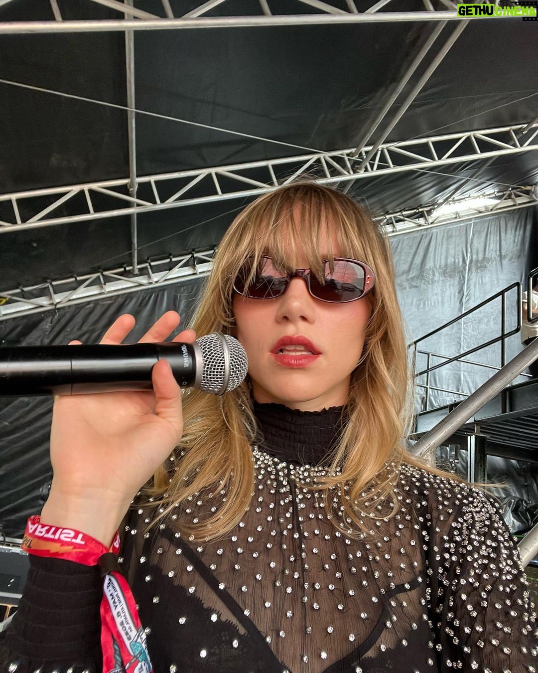 Suki Waterhouse Instagram - Thank you so much @shakykneesfest for having me come back to play in Atlanta! 2 years ago I played Shaky & it was one of my first ever shows. So happy to come back and play on the 1st anniversary of I Can’t Let Go ♥️ 🎉 Shaky Knees Festival