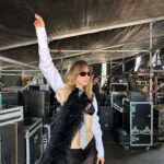 Suki Waterhouse Instagram - gracias Argentina for the best time ever ❤️❤️❤️@lollapaloozaar photos by @sofiamalamute