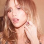 Suki Waterhouse Instagram - Met Gala makeup #YSLBEAUTY #YSLBEAUTYPARTNER @yslbeauty 💓 makeup by @cedricjolivet