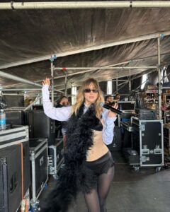 Suki Waterhouse Instagram - gracias Argentina for the best time ever ❤️❤️❤️@lollapaloozaar photos by @sofiamalamute