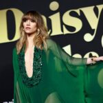 Suki Waterhouse Instagram - So proud of our show and everyone that worked so tirelessly the last three years to make it happen. Last night we got to celebrate everyone at a beautiful premiere for @daisyjonesandthesix ❤️