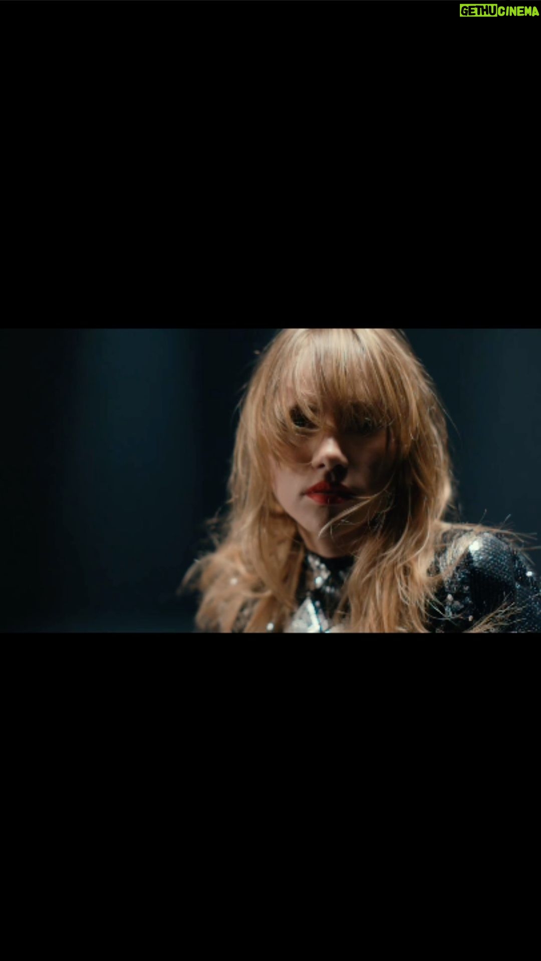 Suki Waterhouse Instagram - ♥️♥️♥️To Love ❤️❤️❤️ thank you so much to everyone that made this the cutest day ever. directed by @sophieedelstein starring: @immywaterhouse jumpsuits: @harris_reed 💓 choreography by @sharon.june makeup by @sofiatilbury hair by @davidebarbieri_