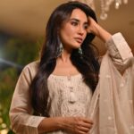 Surbhi Jyoti Instagram - How are you my lovely people ???