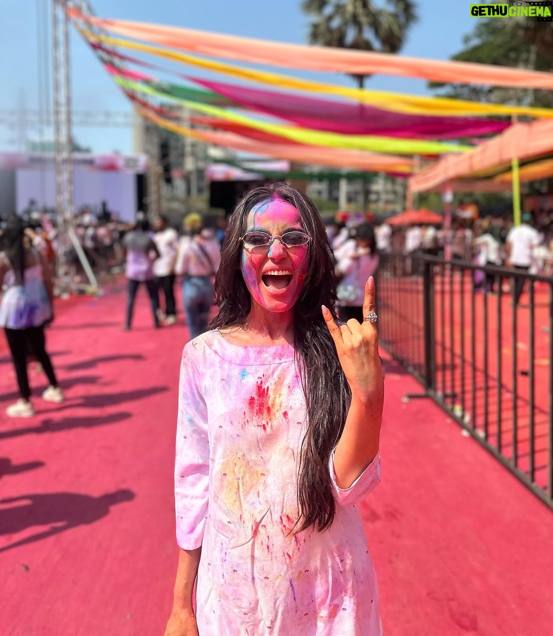 Surbhi Jyoti Instagram - Happy Holi Everyone ✨✨❤️❤️