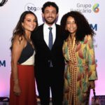 Taís Araújo Instagram - Ontem foi noite de Favela Gala Rio, que é a realização de um sonho coletivo. É meu terceiro ano trabalhando para a @gerandofalcoes e a admiração por todas as pessoas que fazem acontecer, que somam e se comprometem em manter sonhos vivos, só cresce! Todo dinheiro arrecadado ontem no leilão será integralmente investido em projetos nas favelas da nossa cidade. Obrigada mais uma vez @edulyragf , @__gabiz__ e a todos que compareceram, apoiaram, doaram dinheiro, trabalho… Vocês são essenciais na luta pela dignidade. Avante Gerando Falcões!