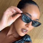 Taís Araújo Instagram - EMERGÊNCIA DO POP🚨Veja como está Maria da Penha após 12 anos de estreia da Girlband BR ‘Empreguetes’ HOJE no #AltasHoras especial ‘Cheias de Charme’ 😂🤪 Obs: sempre quis fazer isso! Perde não, é depois do #BBB24 na @tvglobo 🏃🏼‍♀️: @ritalazzarotti 💇🏽‍♀️💄: @welidaq 📸: @andrenicolau 🎥: @itaiaraandrade