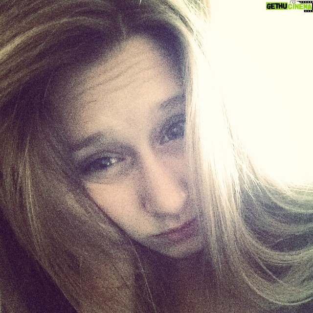 Taissa Farmiga Instagram - C'mon, Gel!! #outsidelands