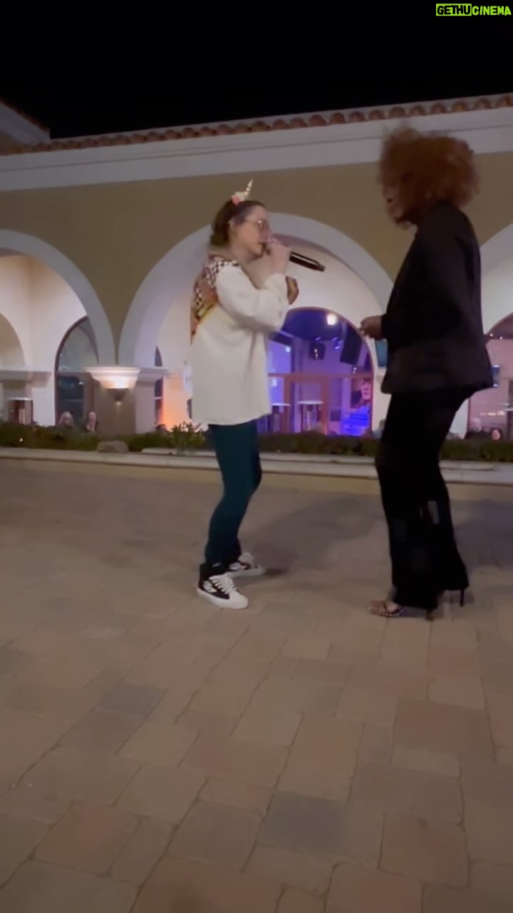 Taryn Manning Instagram - My life is so fun. Thank you to this beautiful talented woman @genninefrancis who sings at #theroost what’s blast! Thank you for sharing your mic with me ❤️ Happy birthday @shannonlynn1970 dancing out butts off for hours! 😂❤️🩵🌟 #happy #rockwithyou Palm Springs, California