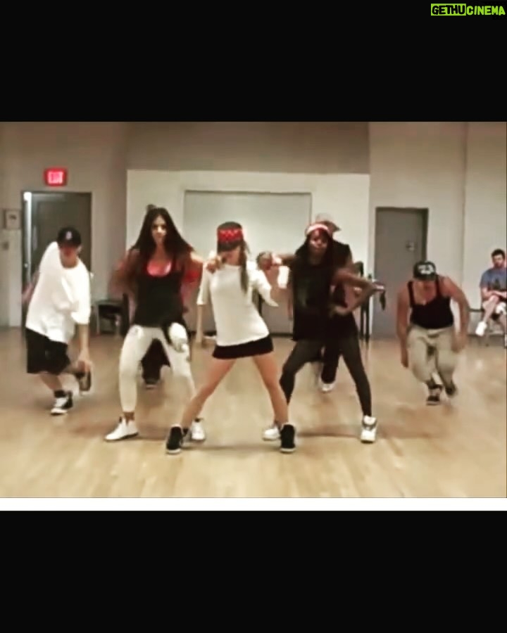 Taryn Manning Instagram - Hey I wanted to repost this here so it lives but this is a rehearsal for Melrose Place, and that’s my original song called “So Talented” “ We are all just human beings across the ocean overseas when you die what what will you leave I know for me it’s my belief giving LOVE is all we need I hope they say about me YOUR SO TALENTED” I think this song is online, I didn’t have the opportunity to release it because I had a crazy ex-friend turned prisoner stalker who another chick put in jail and framed her who released all my newest songs during this time, the ones I had worked for years on with amazing producers and songwriters, just straight stole everyone’s food off their plate thinking they were only getting revenge on me 💔 I found Jesus because of them 🥹 I have so much trauma as is from my father committing suicide to this crazy destructive business. Etc People like this sniff it out then come to KILL STEAL and DESTROY. You open up share and then your vulnerability is used as weapons against YOU. As if we all haven’t been through enough in life and then you genuinely try to make pals and maybe cross the line sexually sometimes but then become completely terrorized if you don’t share the same affection and long for a commitment, yet I am called the narcissist, hmmmm. I will NEVER F with A female AGAIN! EVER! So please leave me alone! All 5 of You. I love men and I am more happy alone than dealing with your abuse and you know exactly who you are. Never BLEED IN FRONT OF SHARKS. And don’t trust females who moonlight as nice and attentive. #agenda