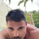 Taylor Lautner Instagram - 🌴